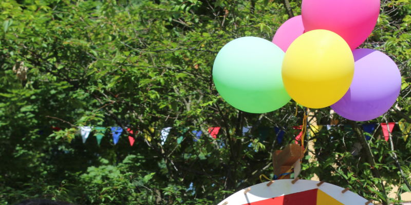 Jahresfest in der Werlseestraße - Tombola des Ambulanten Hospizdienstes Friedrichshagen